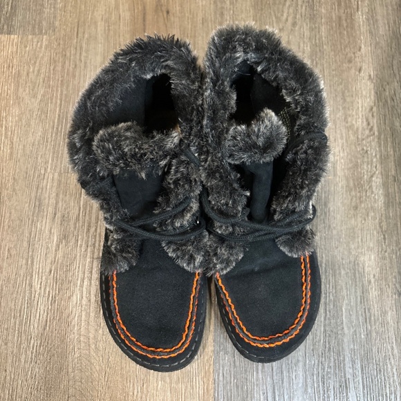 Easy Spirit Boots Women’s 8M Black Dellali Suede Fur Lace Up Square Toe Comfort - Picture 6 of 12